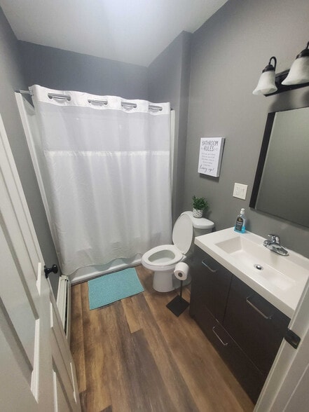 Building Photo - 23 Handy St