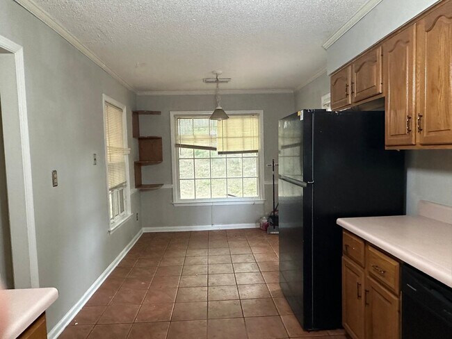 Building Photo - 8588 Kettering Dr