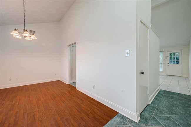 Building Photo - 3906 Quiet Pl Dr