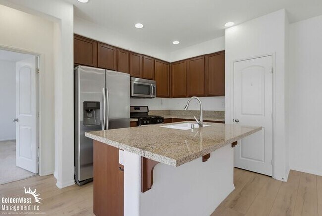 Building Photo - Modern 2Bdm 2Ba Condo in Desirable Chula Vista Community!