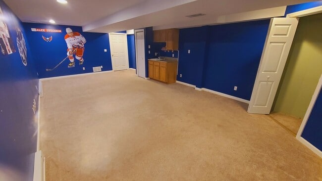 Building Photo - Charming 3 Bedroom, 3 Bath House