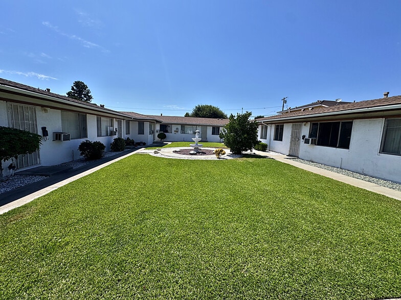 Building Photo - 407 Violet Ave