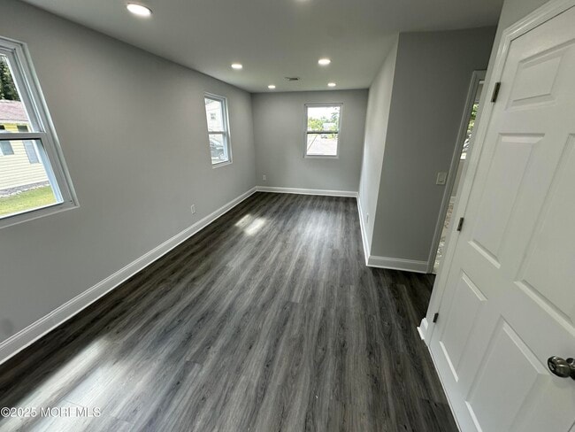 Building Photo - 105 Floyd Ln