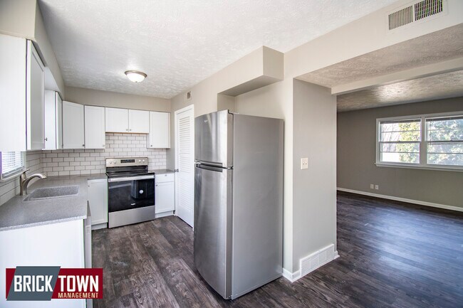 Building Photo - 505 Wilshire Dr