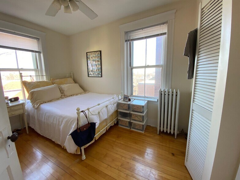 Building Photo - 331 Harvard St