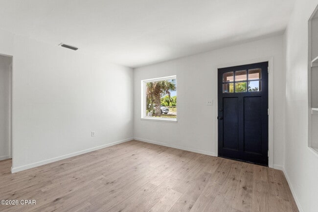 Building Photo - 708 Cactus Ave