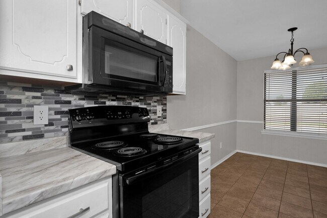 Building Photo - 4200 S Austin St
