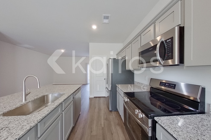 Building Photo - 2453 Banyan Cir