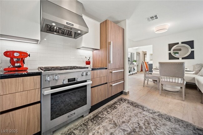 Building Photo - 3027 Bel Air Dr