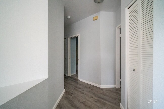 Building Photo - 2BR/2BA Townhouse in Gated Community – Pet...