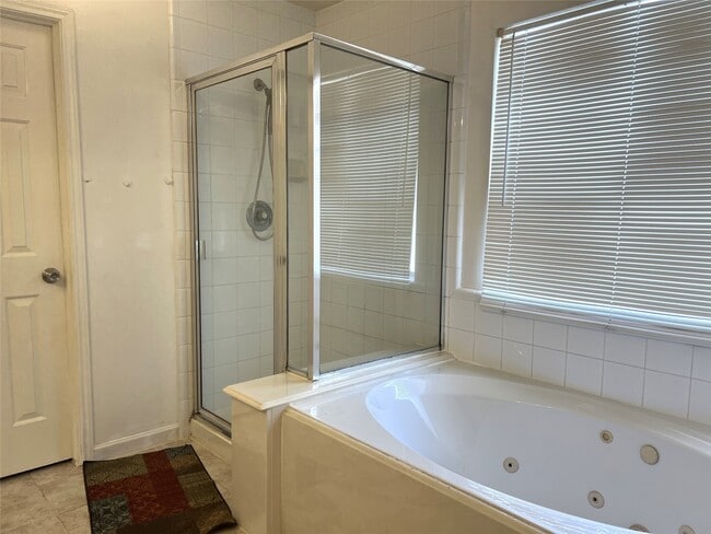 Building Photo - 14423 Parkesgate Dr