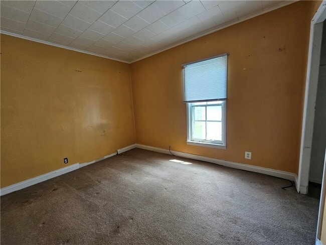 Building Photo - 254 Anderson Ave