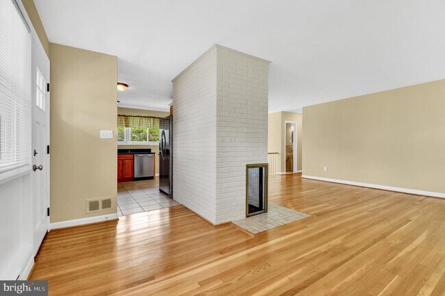 Building Photo - 10228 Farnham Dr