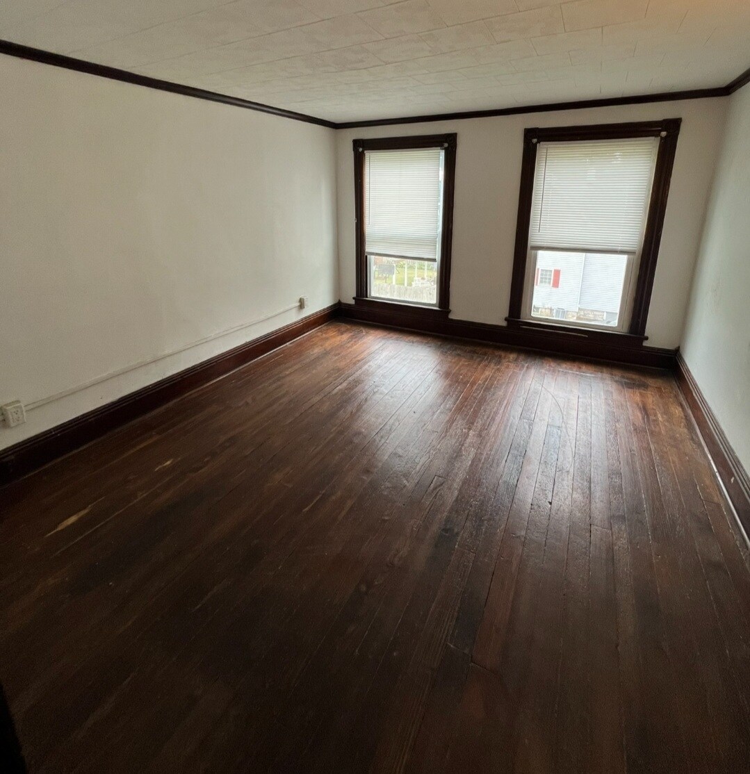 large spacious bedrooms - 14 Liberty St