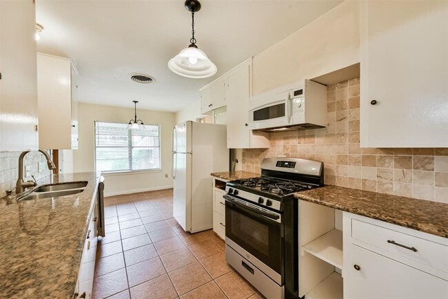 Primary Photo - 3022 Broadmead Dr