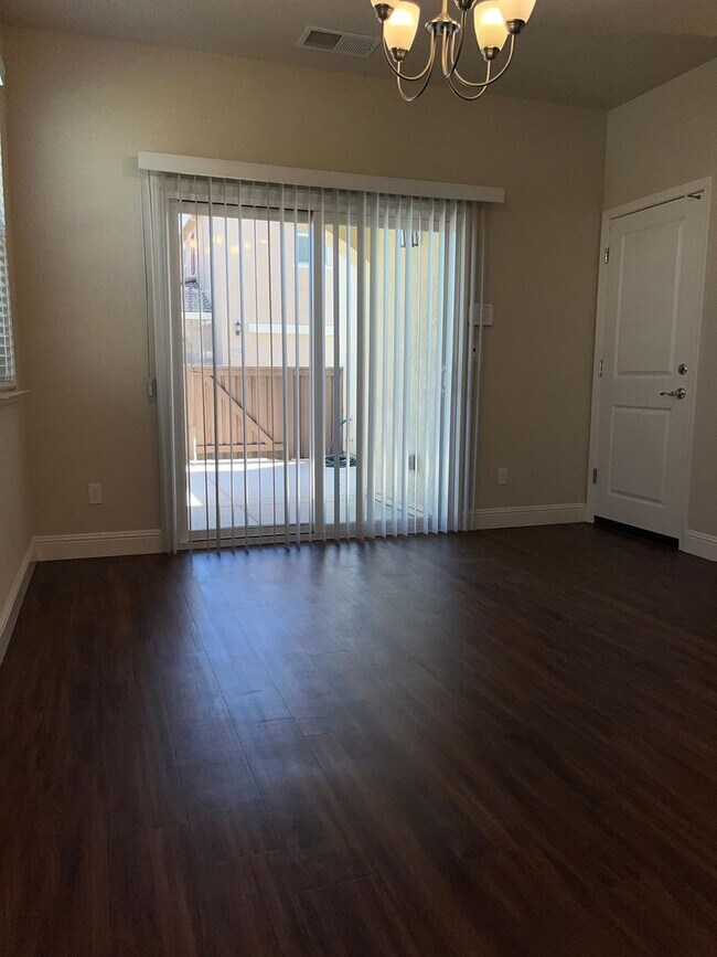 Building Photo - 10833 Portico Cir