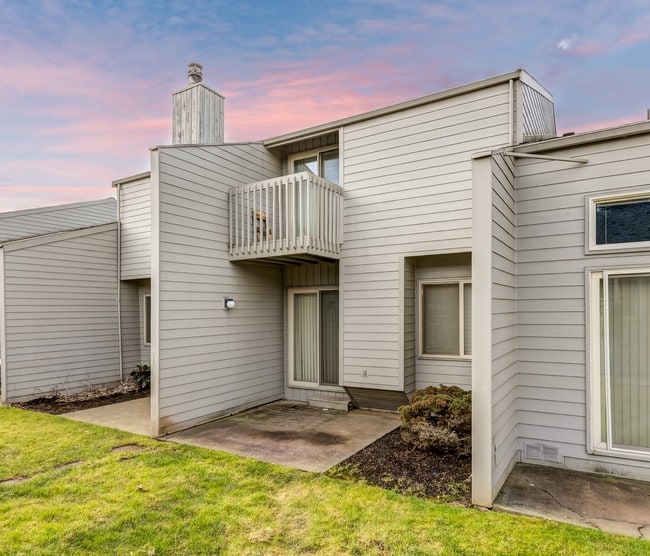 Building Photo - Crimson Hills Apartments
