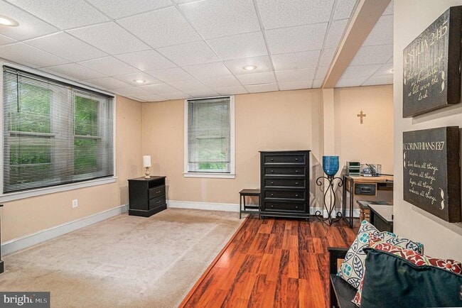 Building Photo - 25 E Germantown Pike