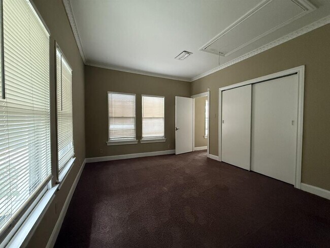 Building Photo - 2515 Taft St