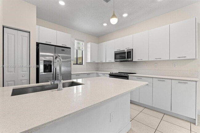 Building Photo - 4546 NW 83rd Ave