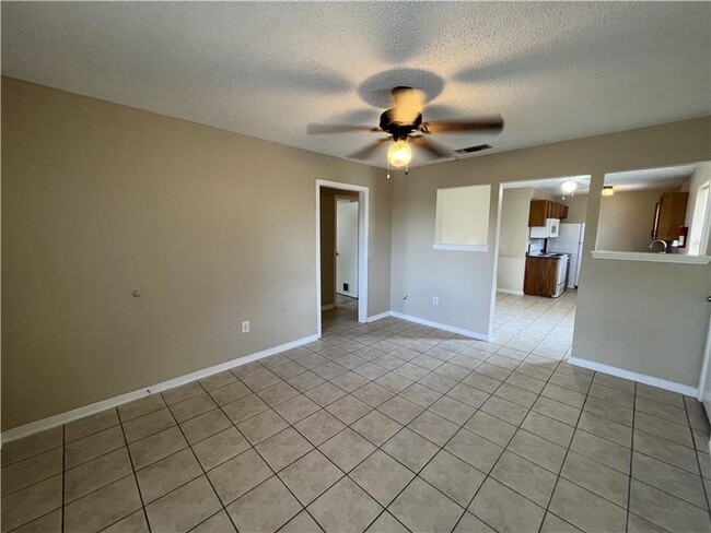 Building Photo - 519 Geri Dr