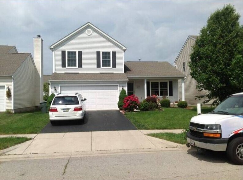 Building Photo - 8575 Fernbrook Dr