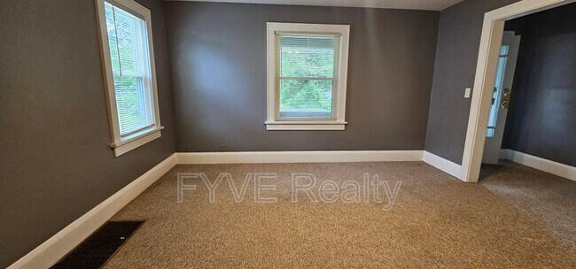 Building Photo - 5154 13th St SW