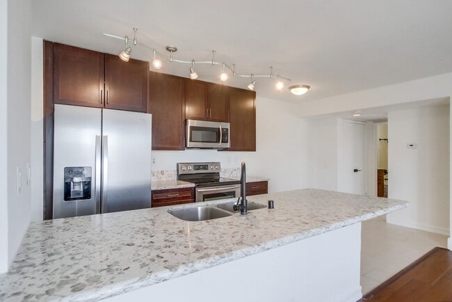 Building Photo - 4545 Arizona St