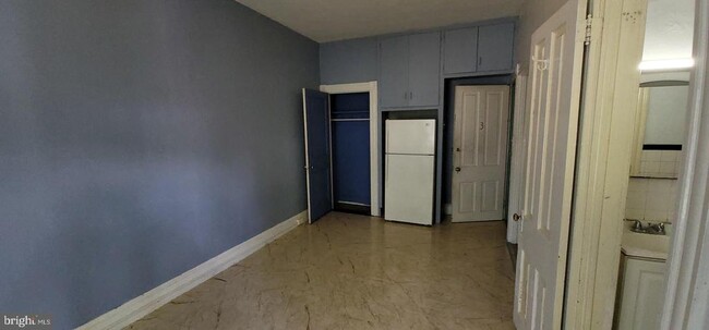 Building Photo - 1327 Perkiomen Ave