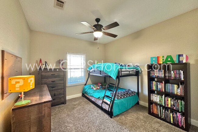Building Photo - AVAILABLE IN AUG! 5BR/3BA IN S. CRESTVIEW