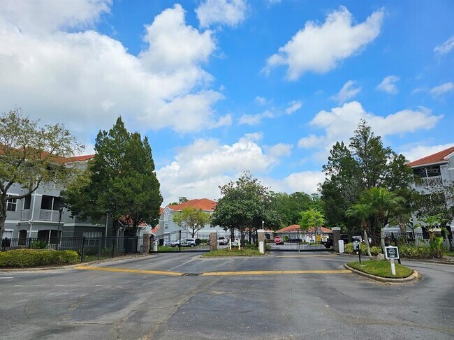 Building Photo - 18001 Richmond Pl Dr
