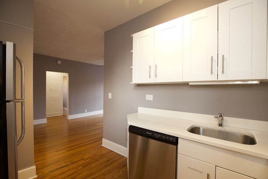 Building Photo - 632 W Stratford Pl