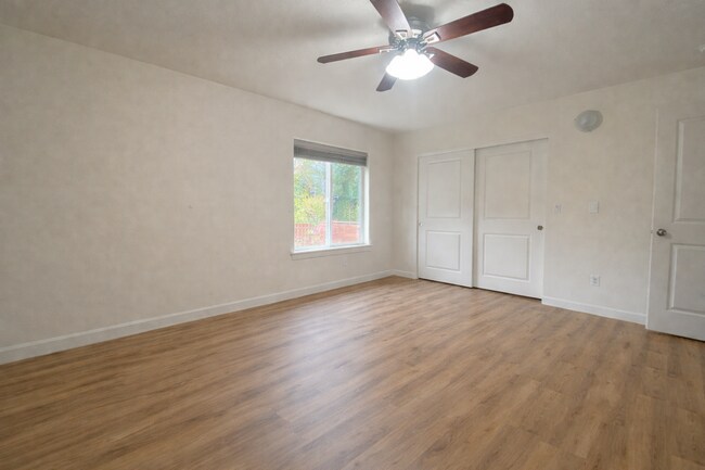 Building Photo - Expansive Orenco Home with 5 Bedrooms, Bonus Room & 3 Full Baths