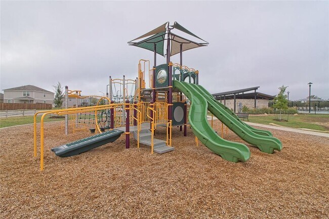 Building Photo - 601 Hummingbird Ln