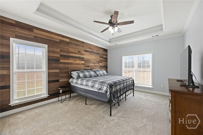 Building Photo - 440 Rivercrest Dr