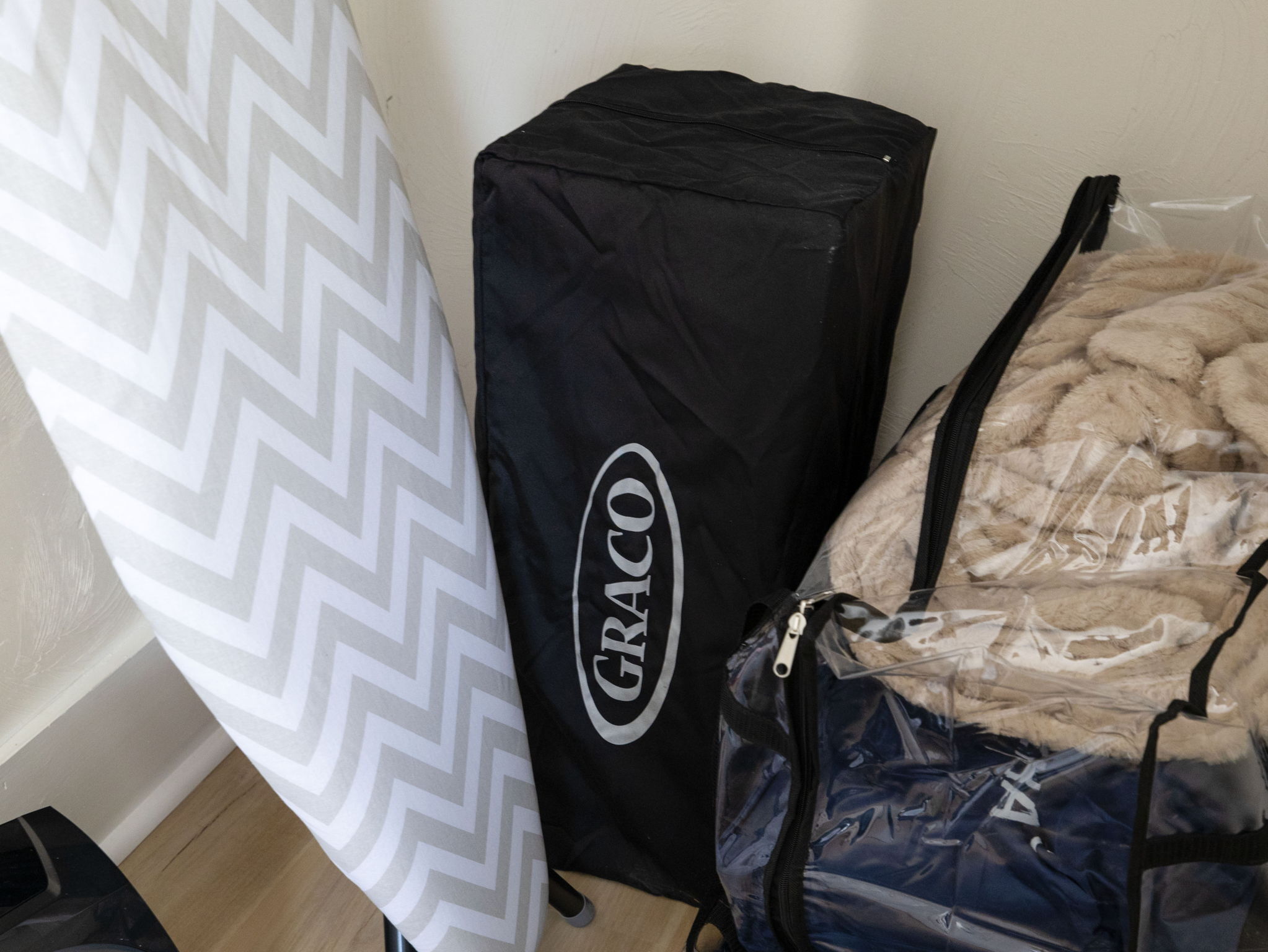 Building Photo - 168 School St