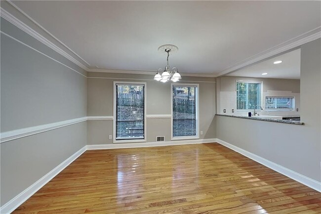 Building Photo - 355 Elbe Dr