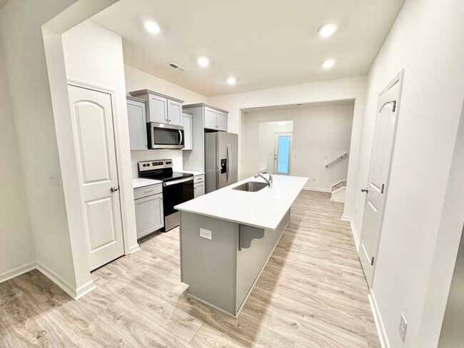 Building Photo - Two bedroom 2 1/2 bath Minutes from downtown Mooresville - Move In Special