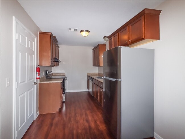 Building Photo - 7413 Blue Jay Dr