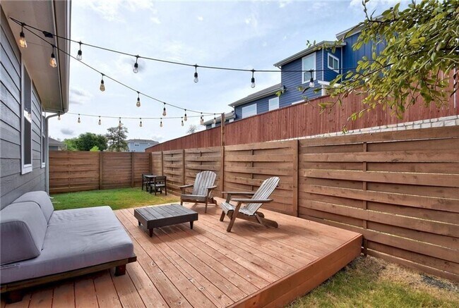 Building Photo - Eastwood at Riverside #47