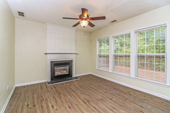 Building Photo - 1080 Dunedin Trail