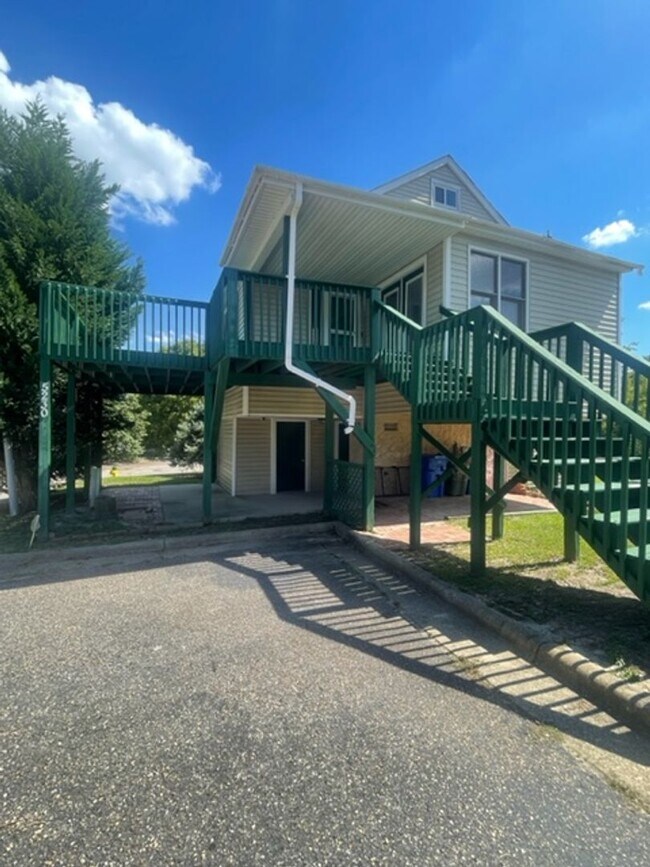 Building Photo - Cute Beach Style Home in Fayetteville
