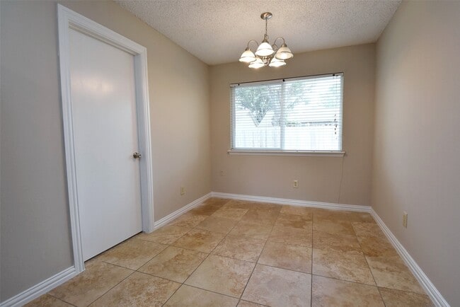 Building Photo - 17906 Glenpatti Dr