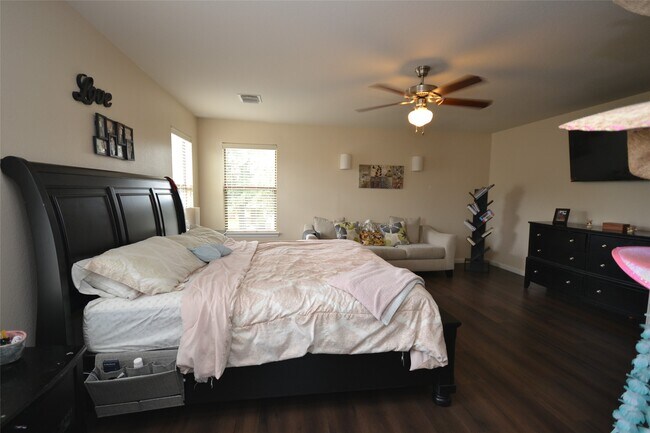 Building Photo - 20751 Cypress Post Dr