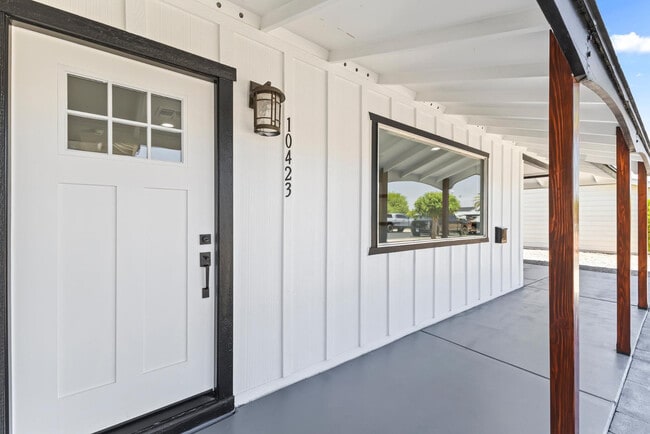Building Photo - 10423 W Monterosa Dr