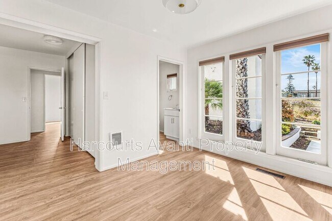 Building Photo - 915 Civic Center Dr