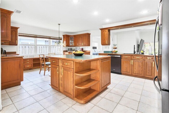 Building Photo - 781 SW 49th Terrace