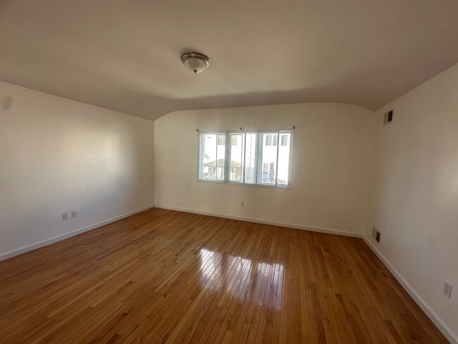 Building Photo - 377 Timber Ridge Dr