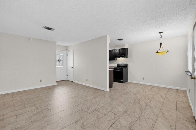 Building Photo - 6605 Bluestone St
