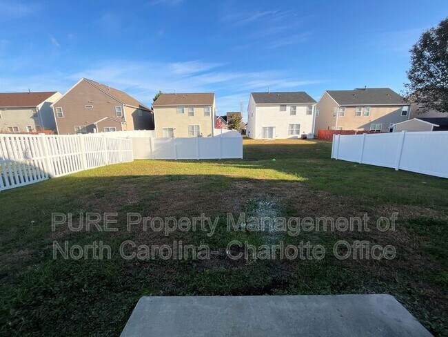 Building Photo - 4803 Sunburst Ln